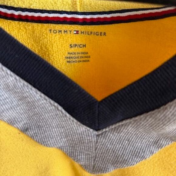 Sporty Retro Cropped Hoodie Tommy Hilfiger - Picture 4 of 4